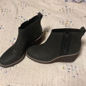 TOMS Raven leather wedge boot
